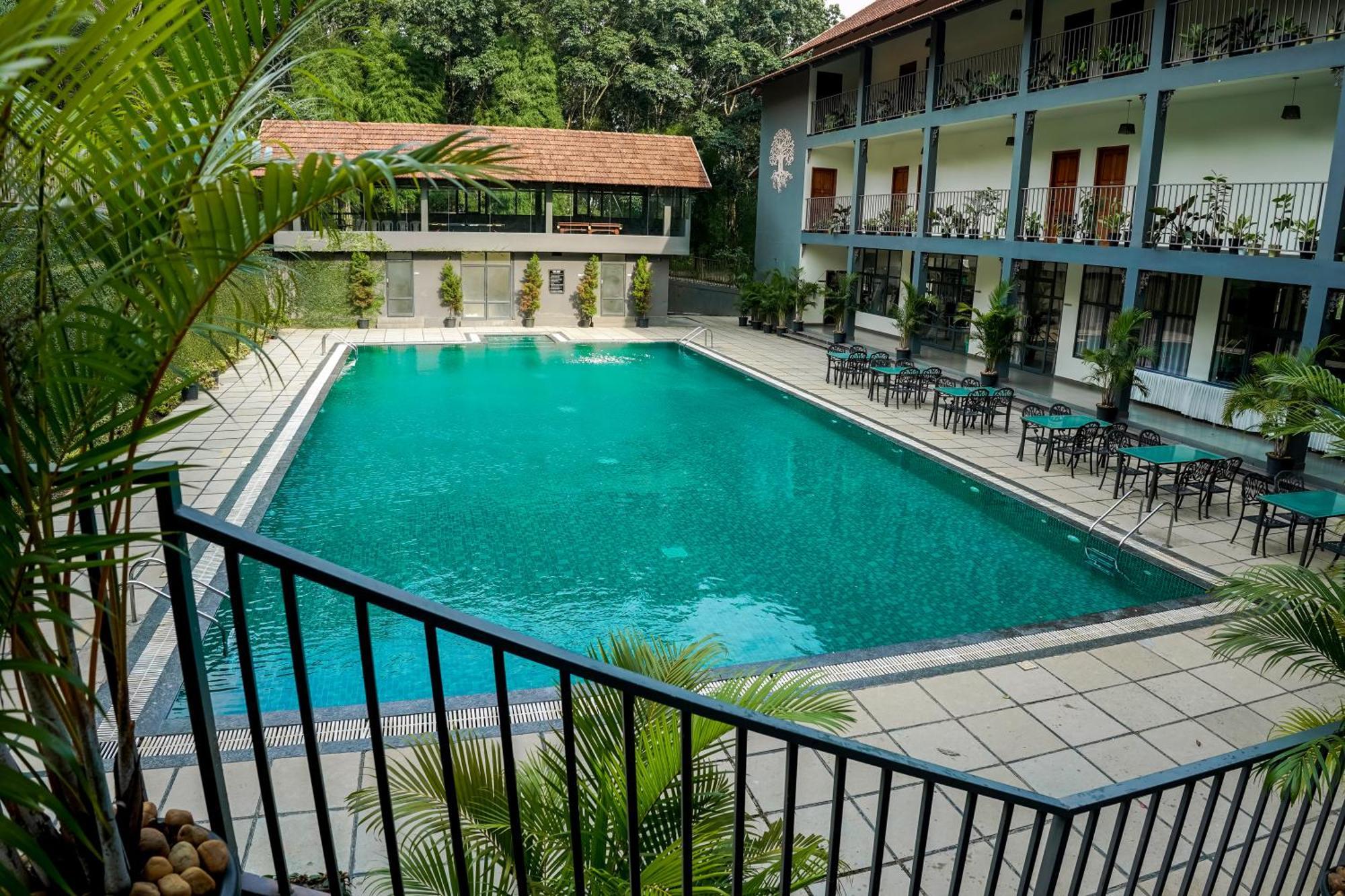 Fern Tree Resort マナンタバディー エクステリア 写真